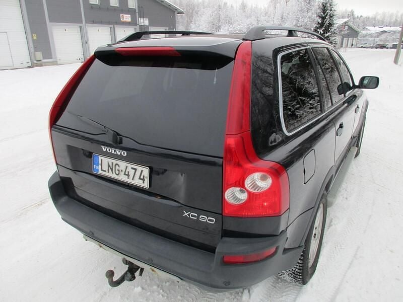 Käytetty Volvo XC90 209 HP (153 kW) 2003 Katumaasturi