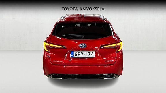 Käytetty Toyota Corolla Edition 140 HP (102 kW) 2024 Punainen Farmari
