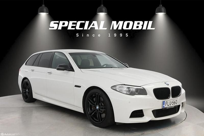 Valkoinen Käytetty 2015 BMW M550 Sport Line Sedan | 34 800 € - Kuva 1/4