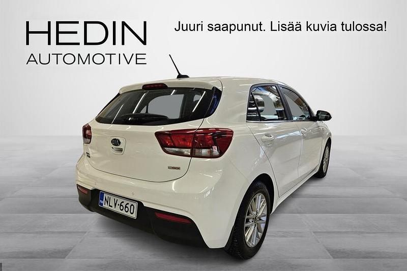 Käytetty Kia Rio EX 120 HP (88 kW) 2020 Valkoinen Viistoperä