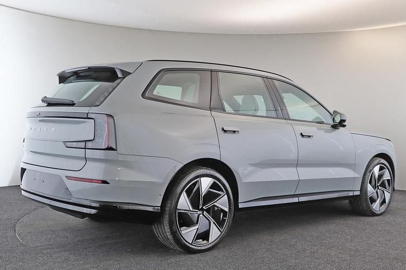 Uusi Volvo EX90 Performance 380 kW (517 HP) 2025 Harmaa Katumaasturi