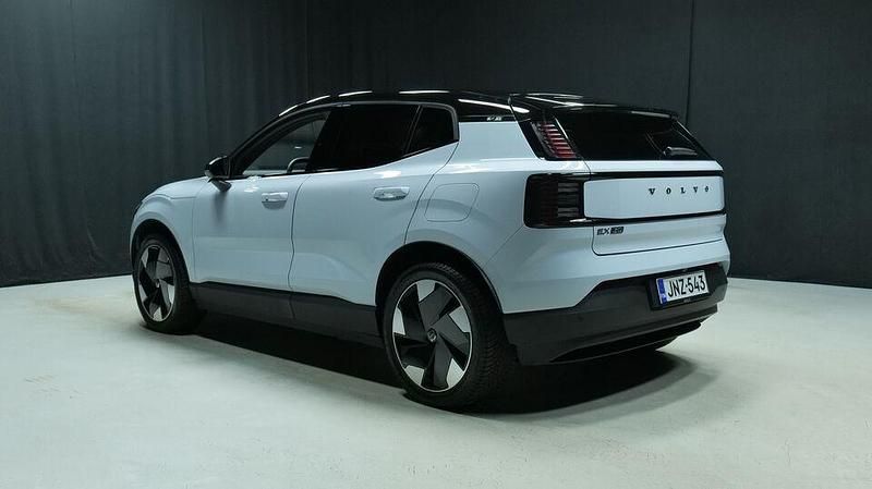 Käytetty Volvo EX30 Plus 200 kW (272 HP) 2025 Sininen Katumaasturi