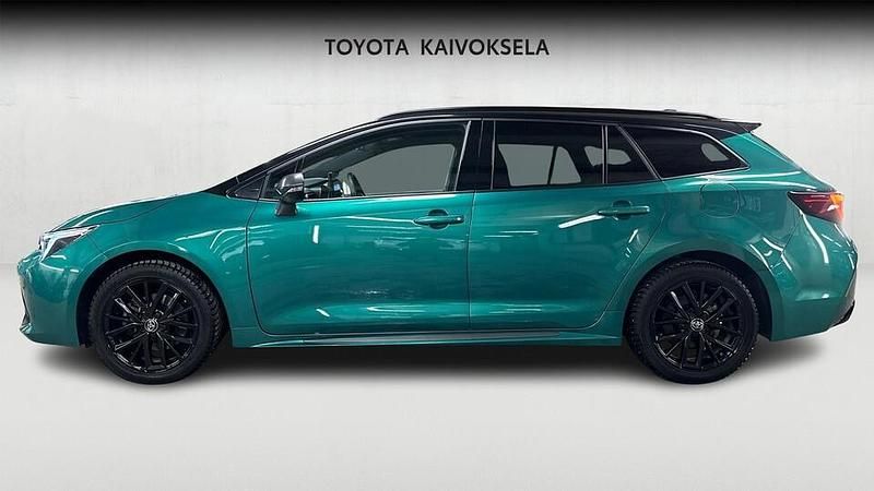 Käytetty Toyota Corolla Premium 196 HP (144 kW) 2025 Vihreä Farmari