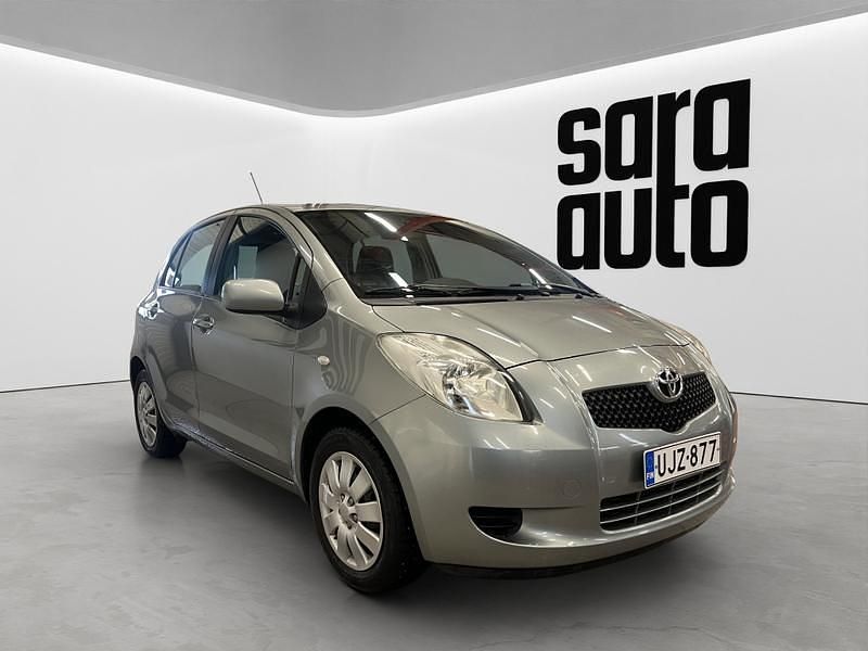 Käytetty Toyota Yaris Sol 87 HP (63 kW) 2007 Viistoperä