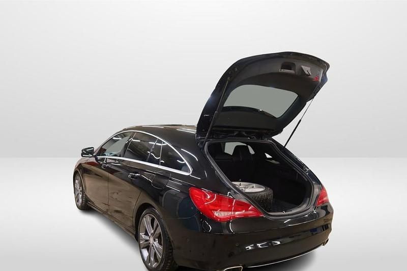 Käytetty Mercedes CLA220 177 HP (130 kW) 2016 Musta Sedan