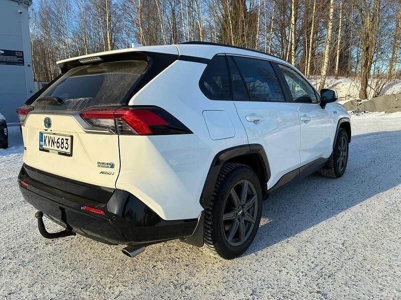 Käytetty Toyota RAV4 Hybrid Style 306 HP (225 kW) 2021 Katumaasturi
