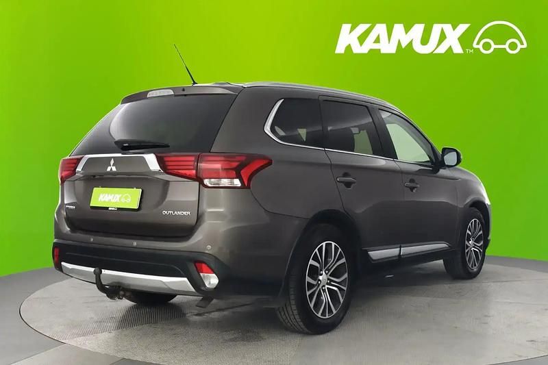 Käytetty Mitsubishi Outlander Instyle 150 HP (110 kW) 2016 Katumaasturi