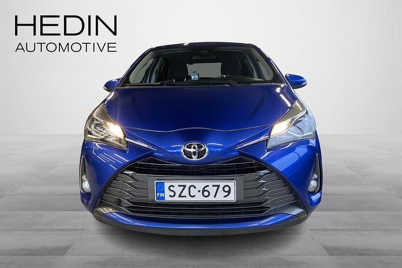 Käytetty Toyota Yaris Multidrive S 112 HP (82 kW) 2020 Sininen Viistoperä