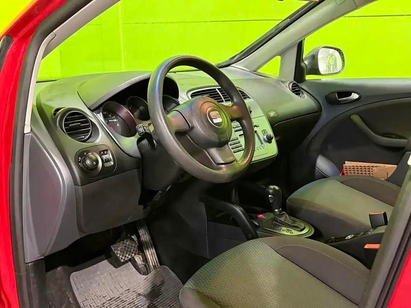 Käytetty Seat Altea Reference 105 HP (77 kW) 2009 Punainen Tila-auto