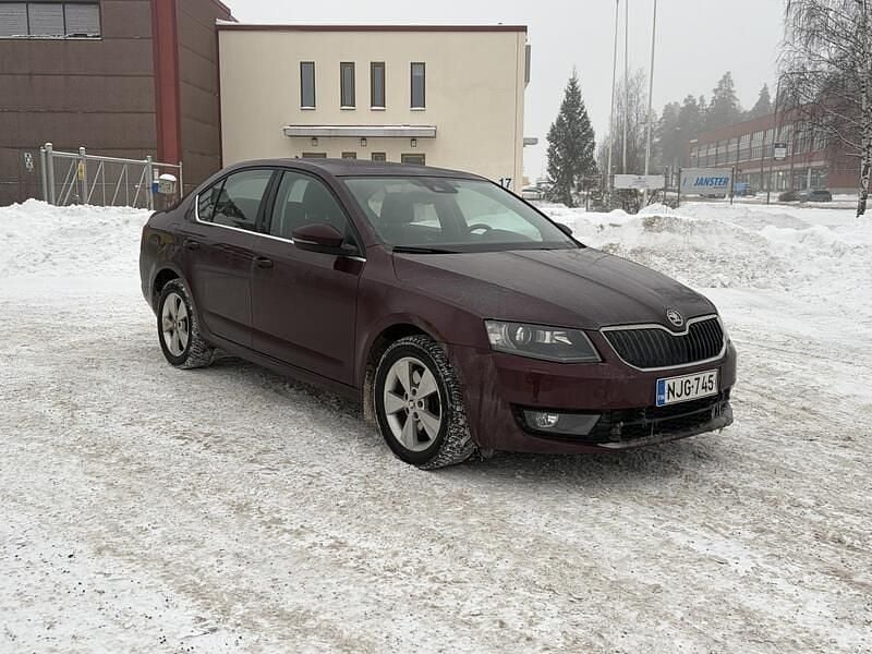 Käytetty Skoda Octavia Elegance 180 HP (132 kW) 2013 Sedan
