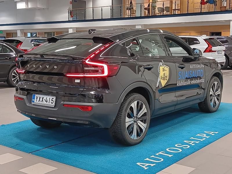 Käytetty Volvo EC40 Plus 185 kW (252 HP) 2024 Katumaasturi