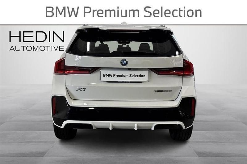 Käytetty BMW X1 M Sport 245 HP (180 kW) 2024 Valkoinen Katumaasturi