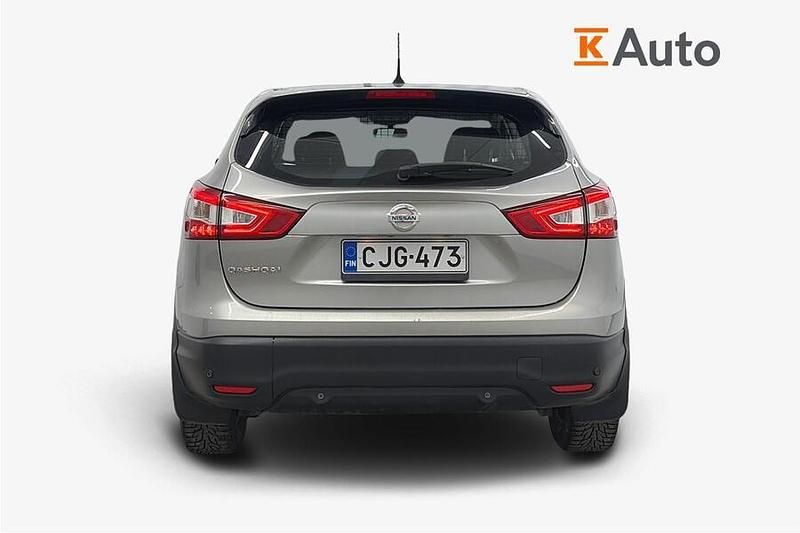 Käytetty Nissan Qashqai Visia 116 HP (85 kW) 2015 Hopea Katumaasturi