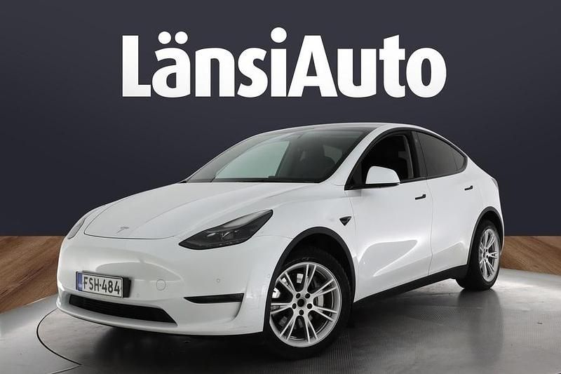 Käytetty 2021 Tesla Model Y Katumaasturi | 32 190 € (Perustarjous) - Kuva 1/2