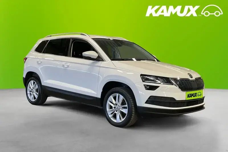 Valkoinen Käytetty 2021 Skoda Karoq Style Katumaasturi | 22 990 € (Perustarjous) - Kuva 1/4