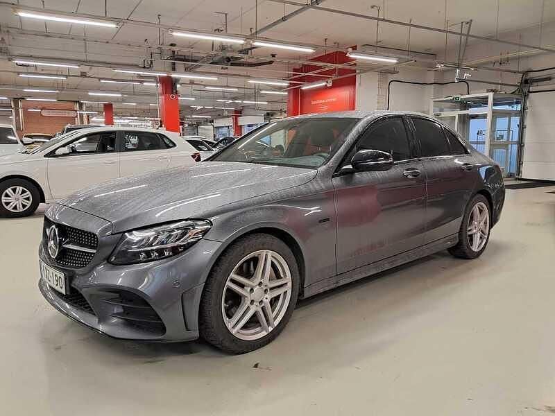 Käytetty 2020 Mercedes C300e Business Sedan | 32 990 € (Hieman kallis) - Kuva 1/3