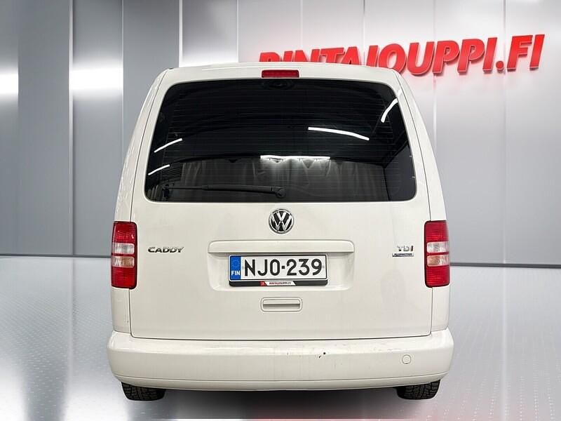 Käytetty VW Caddy Maxi Trendline 102 HP (75 kW) 2014 Valkoinen Tila-auto
