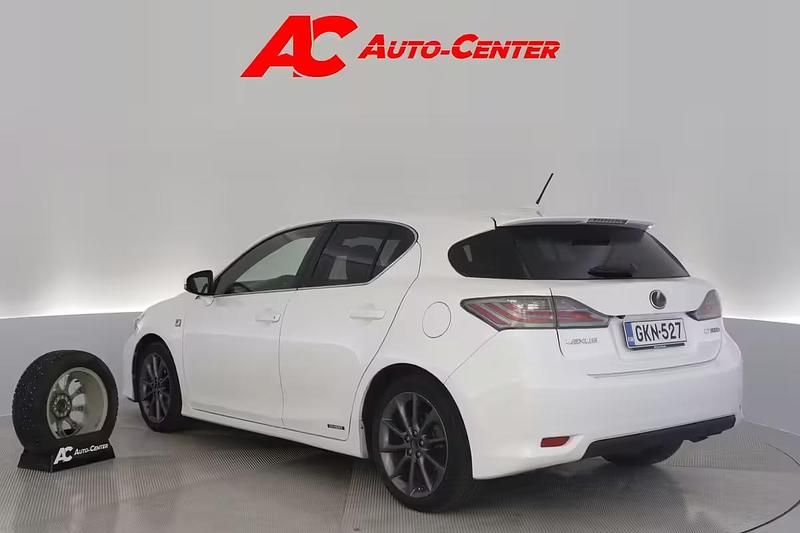 Käytetty Lexus CT200h Sport Line 99 HP (72 kW) 2012