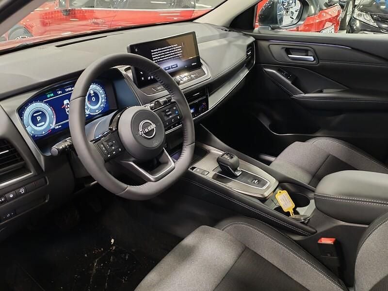 Uusi Nissan Qashqai N-Connecta 158 HP (116 kW) 2025 Punainen Katumaasturi