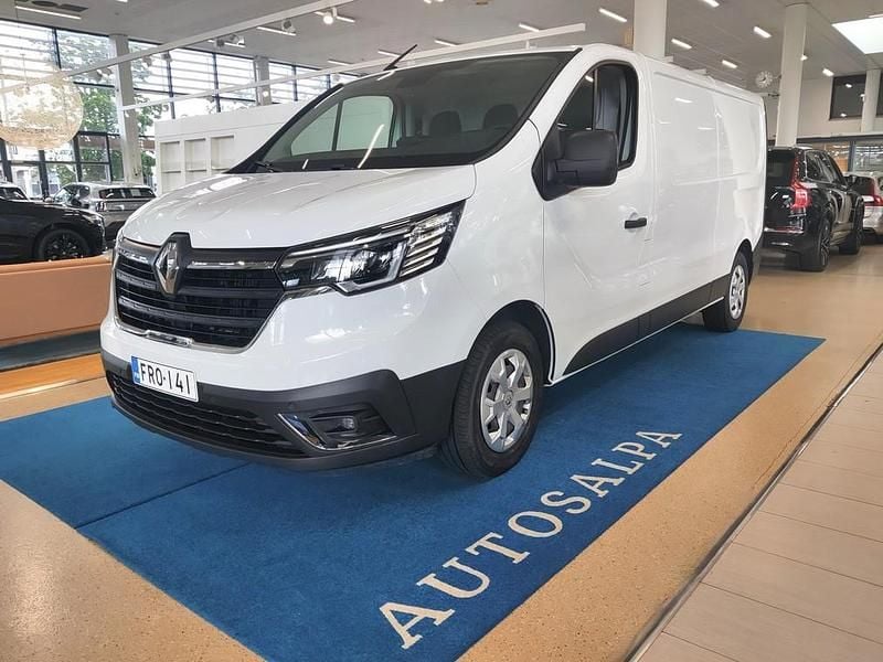 Käytetty Renault Trafic 150 HP (110 kW) 2023 Tila-auto