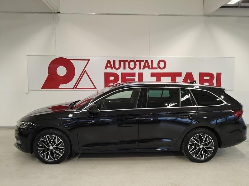 Käytetty Skoda Octavia Style 150 HP (110 kW) 2021 Musta Farmari