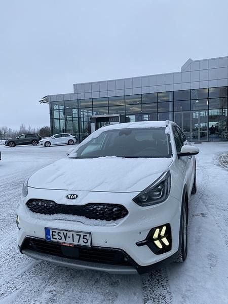Käytetty Kia Niro Premium 140 HP (102 kW) 2021 Val Katumaasturi