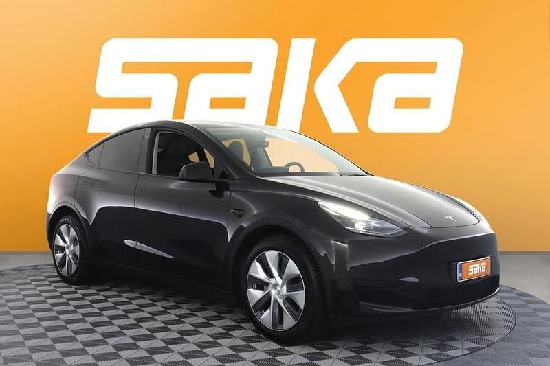 Käytetty 2023 Tesla Model Y RWD Katumaasturi | 32 400 € (Perustarjous) - Kuva 1/3