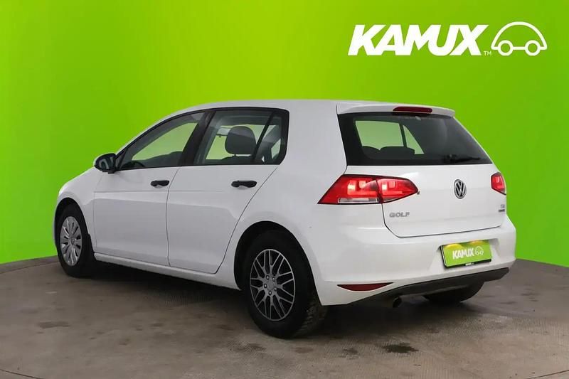 Käytetty VW Golf Trendline 105 HP (77 kW) 2013 Valkoinen Sedan