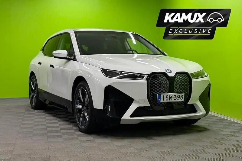 Valkoinen Käytetty 2023 BMW iX Sport Line Katumaasturi | 60 880 € (Supertarjous) - Kuva 1/4