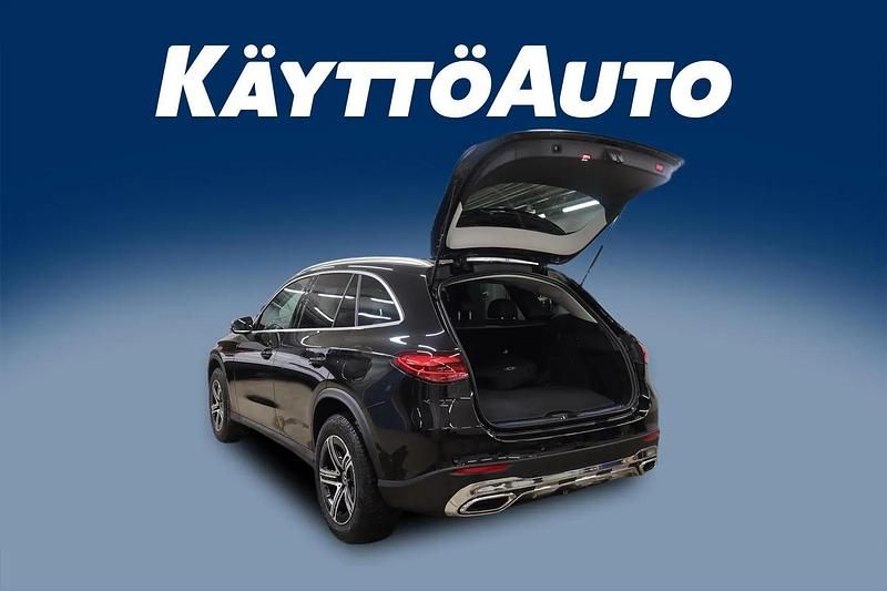 Käytetty Mercedes GLC300e Business 313 HP (230 kW) 2026 Musta