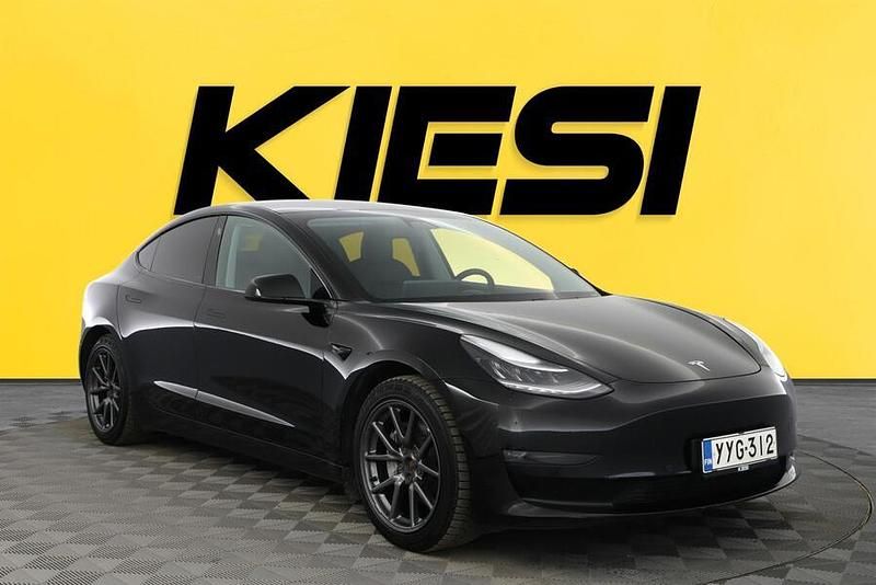 Käytetty Tesla Model 3 366 kW (498 HP) 2019 Sedan