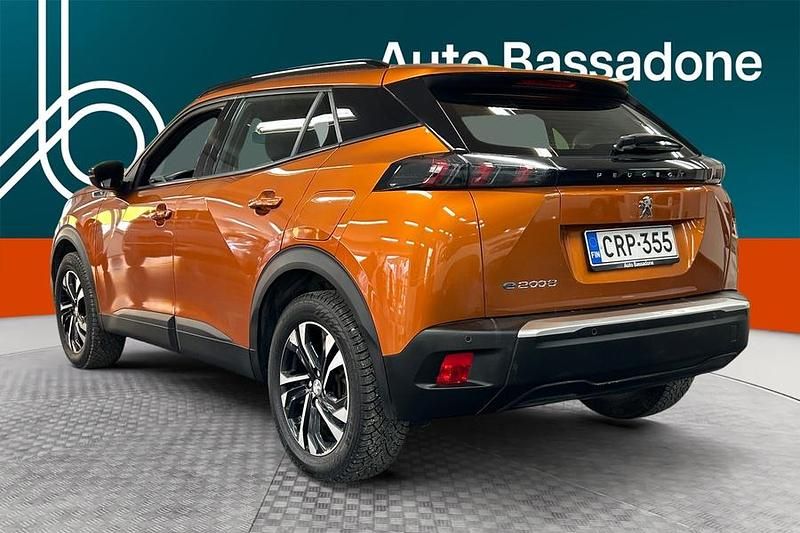 Käytetty Peugeot e-2008 Active 100 kW (136 HP) 2023 Katumaasturi