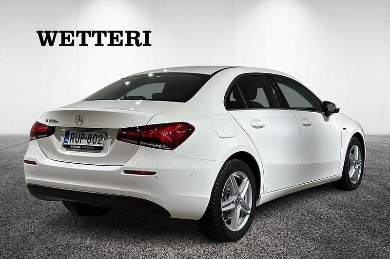 Käytetty Mercedes A250 Business 160 HP (117 kW) 2021 Valkoinen Sedan