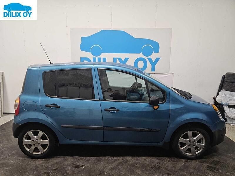 Käytetty Renault Modus 112 HP (82 kW) 2006 Tila-auto
