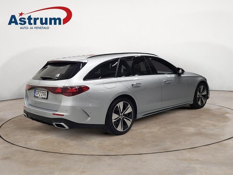 Käytetty Mercedes E300 AMG line 313 HP (230 kW) 2024 Hopea Farmari