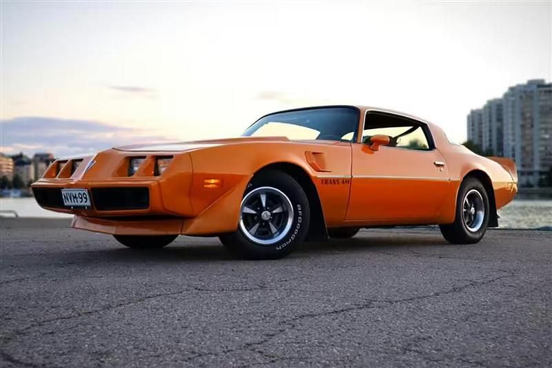 Käytetty Pontiac Trans Am 1981 Coupe - kaksiovinen