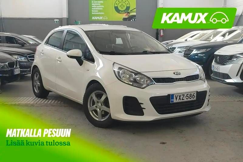 Käytetty Kia Rio LX 83 HP (61 kW) 2015 Valkoinen Sedan