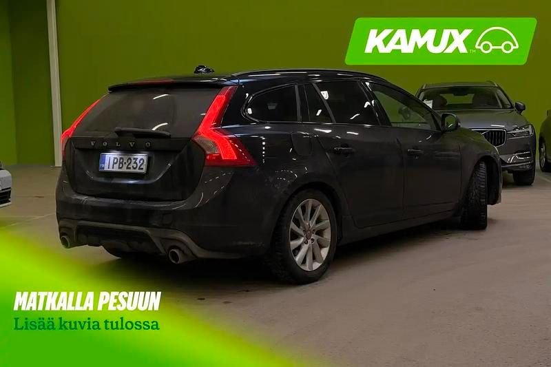 Käytetty Volvo V60 R-Design 181 HP (133 kW) 2014 Musta Farmari