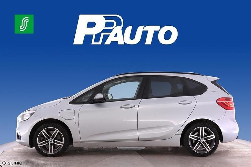 Käytetty BMW 225 Active Tourer Sport Line 224 HP (164 kW) 2017 Tila-auto