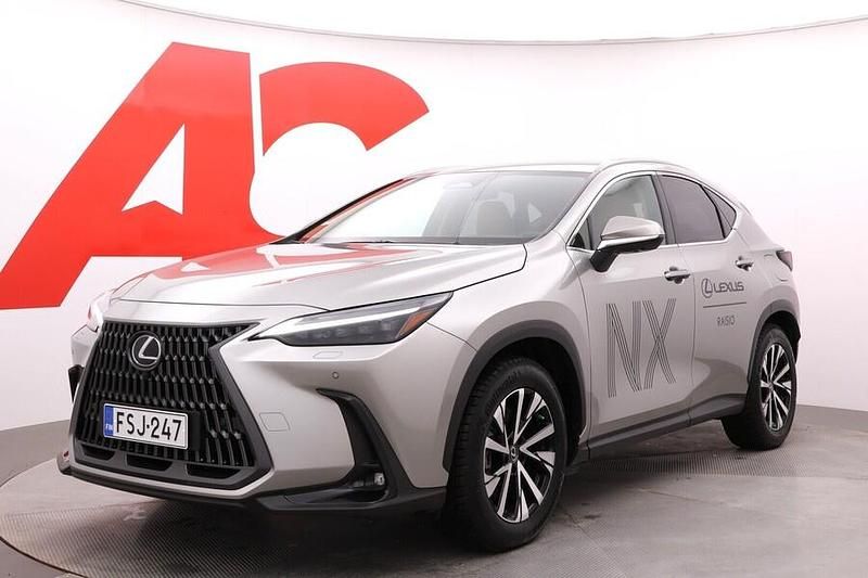 Käytetty Lexus NX450h+ Executive Line 306 HP (225 kW) 2025 Hopea Katumaasturi