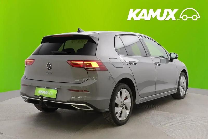 Käytetty VW Golf VIII Business 150 HP (110 kW) 2023 Hopea / harmaa Sedan