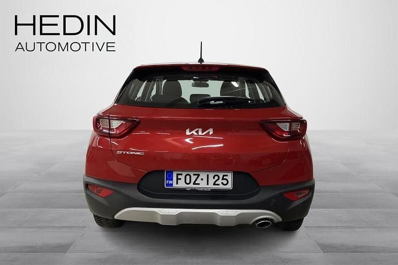 Käytetty Kia Stonic LX 101 HP (74 kW) 2022 Punainen Katumaasturi