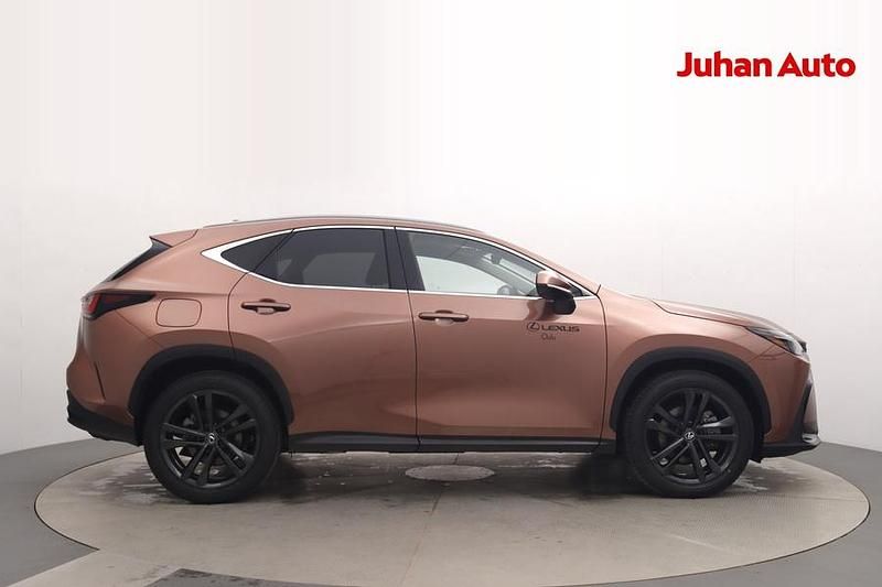 Käytetty Lexus NX450h+ Executive Line 309 HP (227 kW) 2024 Ruskea Katumaasturi