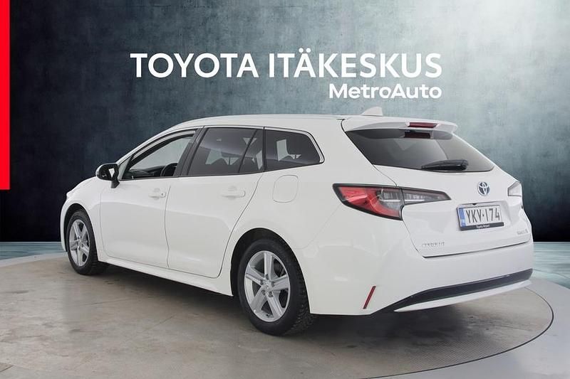 Käytetty Toyota Corolla Edition 122 HP (89 kW) 2022 Valkoinen Farmari