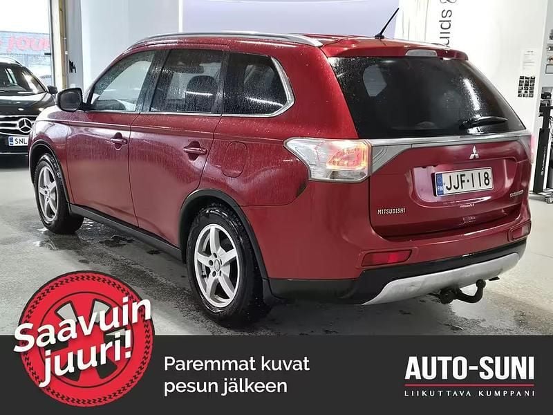 Käytetty Mitsubishi Outlander Intense 150 HP (110 kW) 2014 Katumaasturi