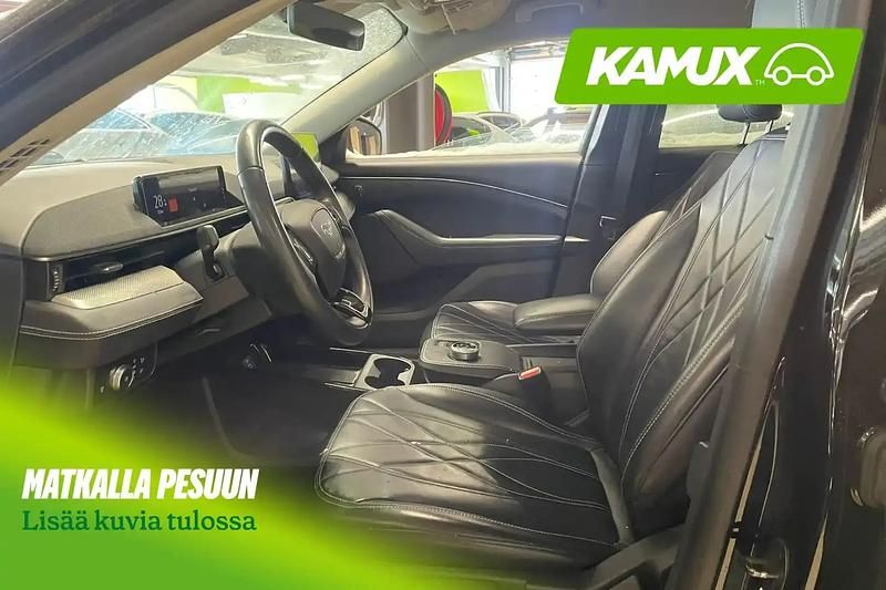 Käytetty Ford Mustang Mach-E 197 kW (269 HP) 2021 Musta Katumaasturi