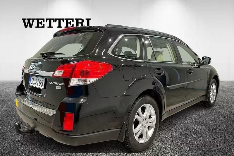 Käytetty Subaru Outback 173 HP (127 kW) 2014 Musta Farmari