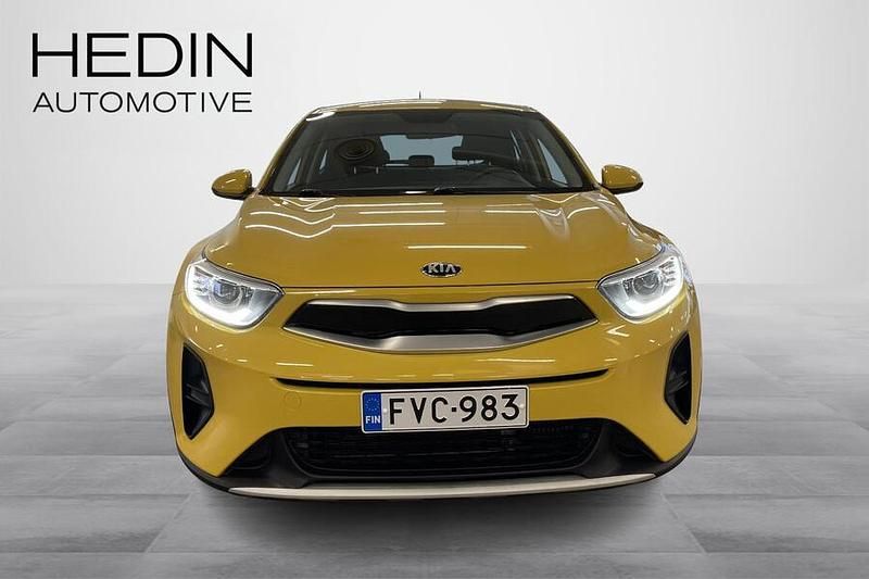 Käytetty Kia Stonic LX 120 HP (88 kW) 2020 Keltainen Katumaasturi