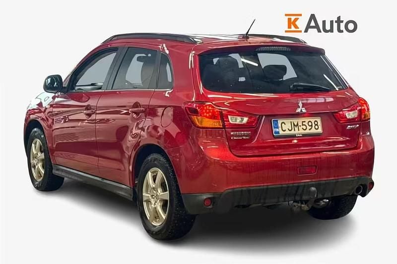Käytetty Mitsubishi ASX Invite 116 HP (85 kW) 2014 Met. punainen Katumaasturi