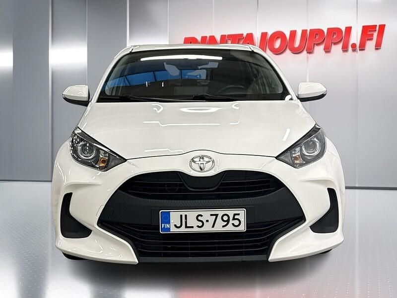 Käytetty Toyota Yaris Life 72 HP (52 kW) 2020 Valkoinen Viistoperä